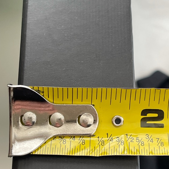 Authentic Gucci Gift Box - Picture 7 of 9